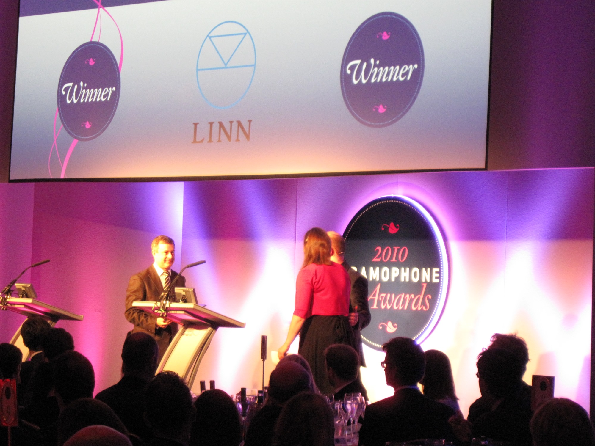 James Jolly presents Linn with Label of the Year Award