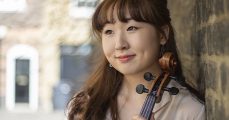 Julie Park c. Inis Oírr Asano